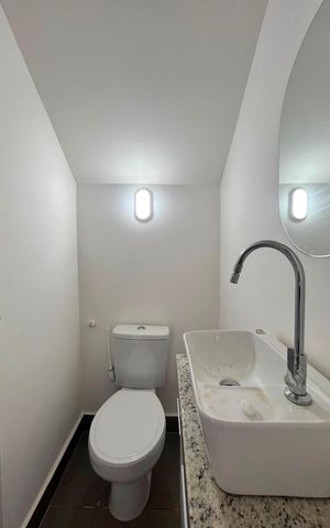 Casa de condomínio para alugar com 168m², 3 quartos e 2 vagas Casa de condomínio para alugar com 168m², 3 quartos e 2 vagasLavabo
