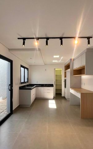 Casa de condomínio para alugar com 168m², 3 quartos e 2 vagas Casa de condomínio para alugar com 168m², 3 quartos e 2 vagasSala