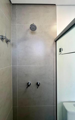 Casa de condomínio para alugar com 168m², 3 quartos e 2 vagas Casa de condomínio para alugar com 168m², 3 quartos e 2 vagasBanheiro da Suíte 1