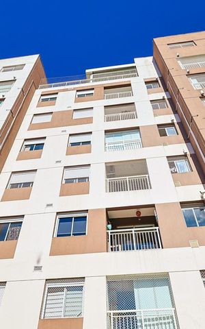 Apartamento para alugar com 56m², 2 quartos e sem vaga Apartamento para alugar com 56m², 2 quartos e sem vagaFachada