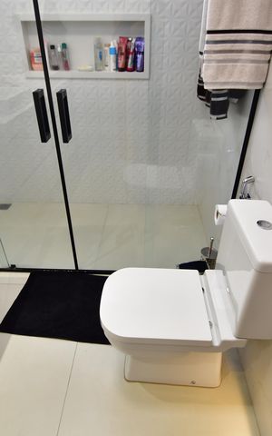 Casa à venda com 300m², 4 quartos e 4 vagasBanheiro Suíte 