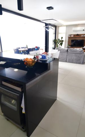 Casa à venda com 300m², 4 quartos e 4 vagasCozinha