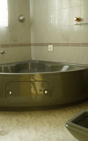 Casa para alugar com 400m², 3 quartos e 10 vagasBanheiro 2