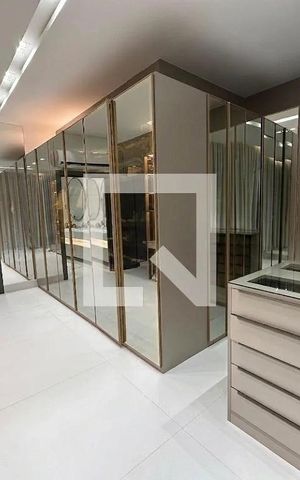 Casa para alugar com 600m², 4 quartos e 6 vagas Casa para alugar com 600m², 4 quartos e 6 vagasCloset