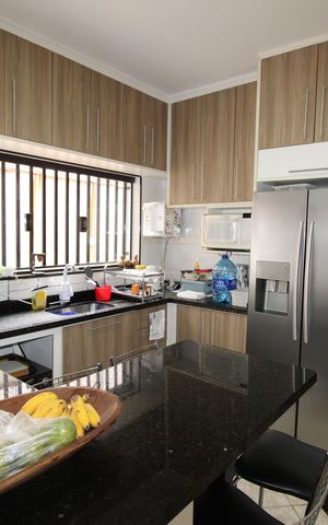 Casa para alugar com 260m², 3 quartos e 2 vagasCozinha