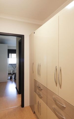 Casa à venda com 183m², 3 quartos e 4 vagas Casa à venda com 183m², 3 quartos e 4 vagasCorredor