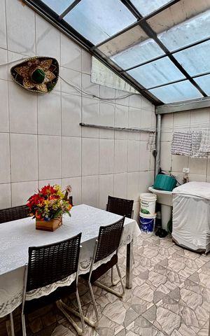 Casa à venda com 100m², 2 quartos e 2 vagas Casa à venda com 100m², 2 quartos e 2 vagasÁrea de Serviço