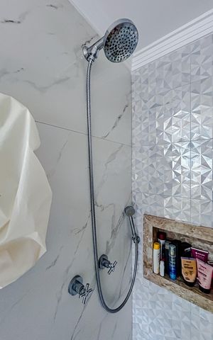 Apartamento à venda com 90m², 2 quartos e 2 vagasBanheiro da Suíte 2