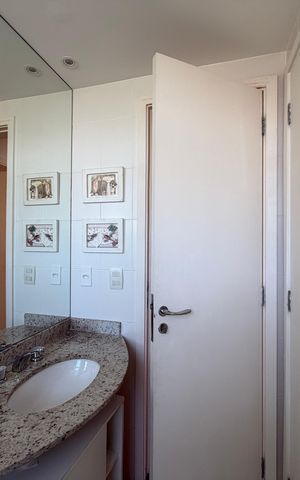 Apartamento à venda com 77m², 2 quartos e 1 vaga Apartamento à venda com 77m², 2 quartos e 1 vagaBanheiro da suíte 1