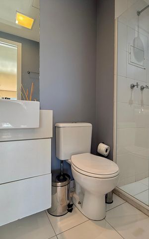 Apartamento à venda com 67m², 1 quarto e 1 vaga Apartamento à venda com 67m², 1 quarto e 1 vagaBanheiro Social