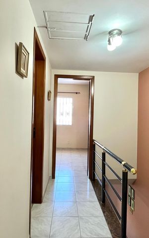 Casa à venda com 154m², 3 quartos e 2 vagas Casa à venda com 154m², 3 quartos e 2 vagasCorredor
