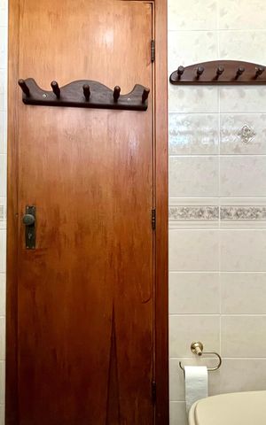 Casa à venda com 154m², 3 quartos e 2 vagas Casa à venda com 154m², 3 quartos e 2 vagasBanheiro