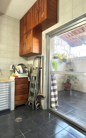 Casa à venda com 154m², 3 quartos e 2 vagas Casa à venda com 154m², 3 quartos e 2 vagasÁrea de Serviço