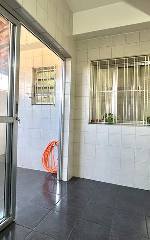 Casa à venda com 154m², 3 quartos e 2 vagas Casa à venda com 154m², 3 quartos e 2 vagasÁrea de Serviço