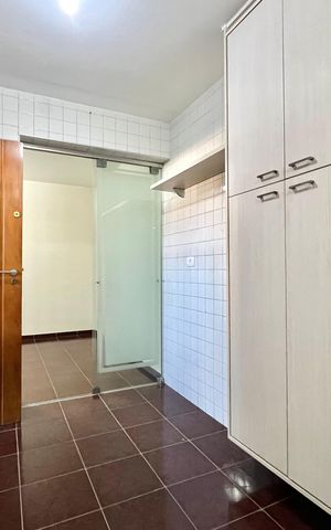 Casa à venda com 154m², 3 quartos e 2 vagas Casa à venda com 154m², 3 quartos e 2 vagasCozinha