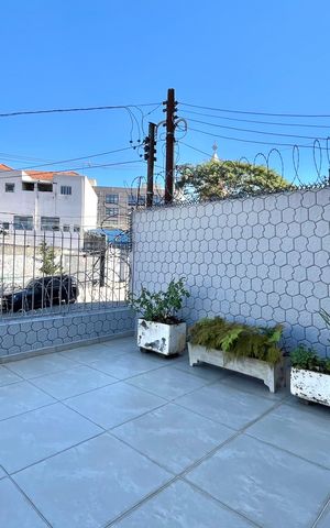 Casa à venda com 154m², 3 quartos e 2 vagas Casa à venda com 154m², 3 quartos e 2 vagasVaranda