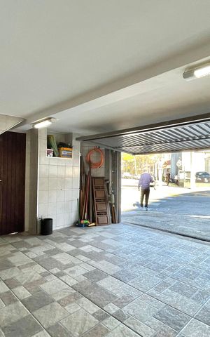 Casa à venda com 154m², 3 quartos e 2 vagas Casa à venda com 154m², 3 quartos e 2 vagasGaragem
