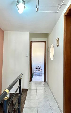 Casa à venda com 154m², 3 quartos e 2 vagas Casa à venda com 154m², 3 quartos e 2 vagasCorredor
