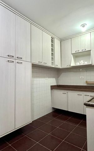 Casa à venda com 154m², 3 quartos e 2 vagas Casa à venda com 154m², 3 quartos e 2 vagasCozinha
