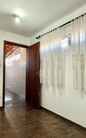 Casa à venda com 154m², 3 quartos e 2 vagas Casa à venda com 154m², 3 quartos e 2 vagasEntrada