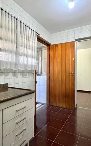 Casa à venda com 154m², 3 quartos e 2 vagas Casa à venda com 154m², 3 quartos e 2 vagasCozinha