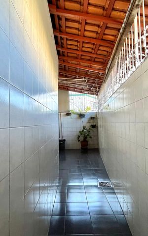 Casa à venda com 154m², 3 quartos e 2 vagas Casa à venda com 154m², 3 quartos e 2 vagasÁrea externa
