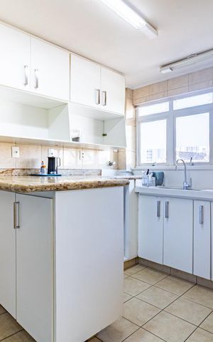 Casa para alugar com 363m², 5 quartos e 3 vagas Casa para alugar com 363m², 5 quartos e 3 vagasCozinha
