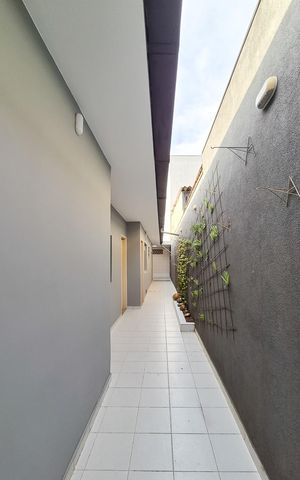 Casa à venda com 125m², 2 quartos e 2 vagas Casa à venda com 125m², 2 quartos e 2 vagasCorredor