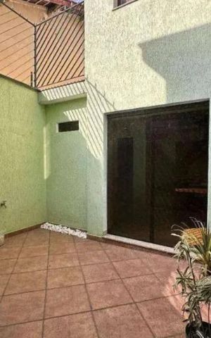 Casa à venda com 119m², 3 quartos e 2 vagas Casa à venda com 119m², 3 quartos e 2 vagasÁrea externa