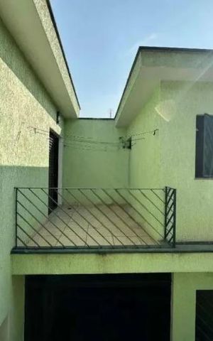 Casa à venda com 119m², 3 quartos e 2 vagas Casa à venda com 119m², 3 quartos e 2 vagasÁrea externa