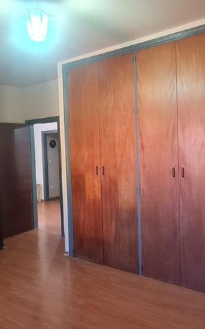 Casa à venda com 261m², 5 quartos e 3 vagas Casa à venda com 261m², 5 quartos e 3 vagasQuarto