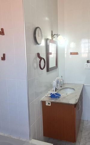 Casa à venda com 261m², 5 quartos e 3 vagas Casa à venda com 261m², 5 quartos e 3 vagasBanheiro