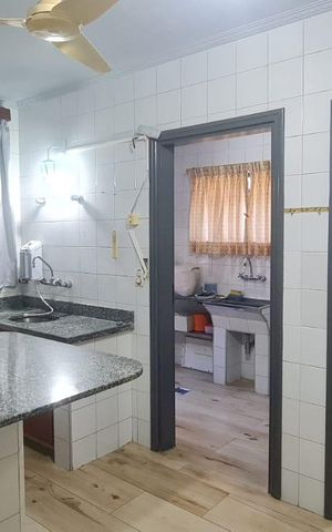 Casa à venda com 261m², 5 quartos e 3 vagas Casa à venda com 261m², 5 quartos e 3 vagasCozinha