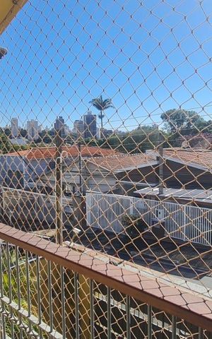 Casa à venda com 261m², 5 quartos e 3 vagas Casa à venda com 261m², 5 quartos e 3 vagasÁrea externa