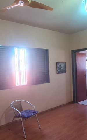 Casa à venda com 261m², 5 quartos e 3 vagas Casa à venda com 261m², 5 quartos e 3 vagasQuarto