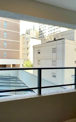 Studio à venda com 28m², 1 quarto e sem vaga Studio à venda com 28m², 1 quarto e sem vagaVaranda