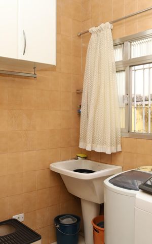 Casa à venda com 225m², 3 quartos e 4 vagasÁrea de Serviço