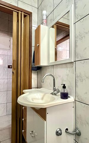 Casa para alugar com 250m², 5 quartos e 2 vagas Casa para alugar com 250m², 5 quartos e 2 vagasBanheiro 1 Casa 2