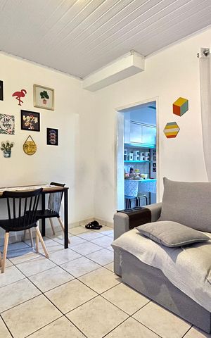 Casa para alugar com 250m², 5 quartos e 2 vagas Casa para alugar com 250m², 5 quartos e 2 vagasSala Casa 1