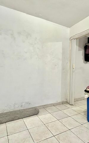 Casa para alugar com 250m², 5 quartos e 2 vagas Casa para alugar com 250m², 5 quartos e 2 vagasQuarto 2 Casa 1