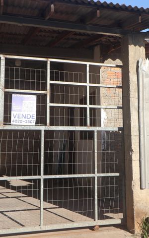 Casa à venda com 150m², 3 quartos e 3 vagasPLaca e fachada