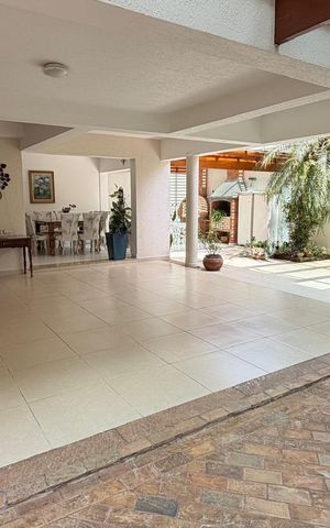 Casa de condomínio à venda com 400m², 4 quartos e 6 vagas Casa de condomínio à venda com 400m², 4 quartos e 6 vagasÁrea externa