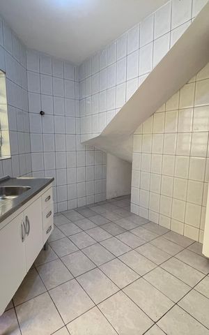 Casa à venda com 90m², 2 quartos e 1 vaga Casa à venda com 90m², 2 quartos e 1 vagaCozinha