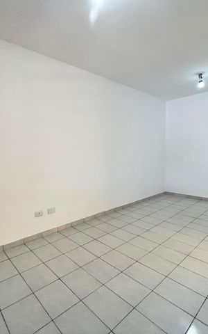 Casa à venda com 90m², 2 quartos e 1 vaga Casa à venda com 90m², 2 quartos e 1 vagaSala