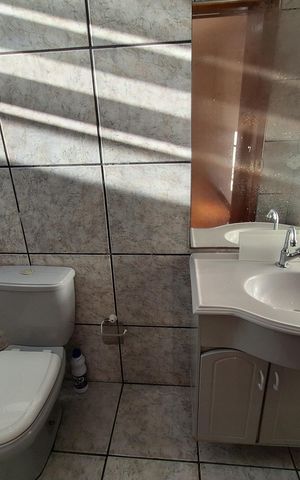 Casa à venda com 200m², 3 quartos e 2 vagasBanheiro da Suíte