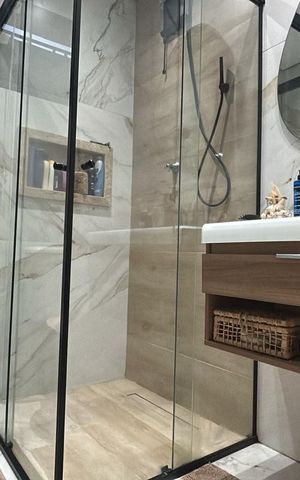 Casa à venda com 138m², 3 quartos e 2 vagas Casa à venda com 138m², 3 quartos e 2 vagasBanheiro