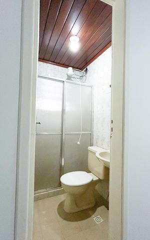 Casa para alugar com 479m², 4 quartos e 4 vagas Casa para alugar com 479m², 4 quartos e 4 vagasBanheiro da suíte 2
