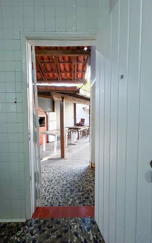 Casa para alugar com 479m², 4 quartos e 4 vagas Casa para alugar com 479m², 4 quartos e 4 vagasCozinha
