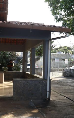 Casa para alugar com 479m², 4 quartos e 4 vagas Casa para alugar com 479m², 4 quartos e 4 vagasÁrea externa