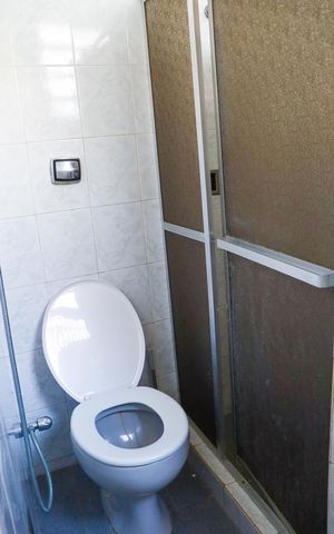 Casa para alugar com 479m², 4 quartos e 4 vagas Casa para alugar com 479m², 4 quartos e 4 vagasBanheiro da suíte
